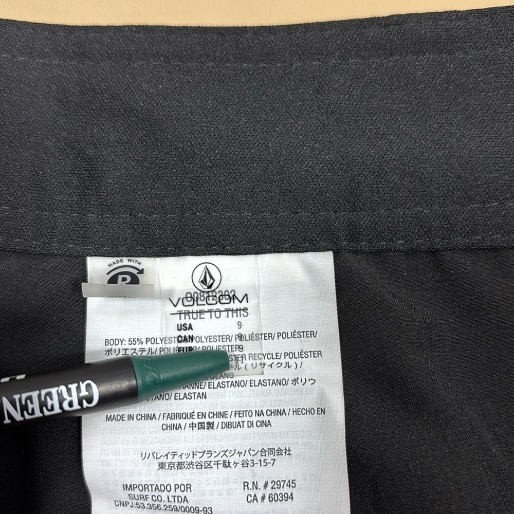 NWOT Volcom black Drawstring Shorts - Picture 7 of 9